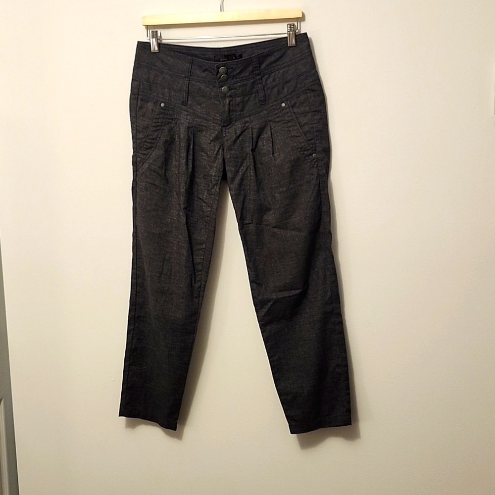 Prana Lizbeth grey zip and 3 button fly outdoor cropped capri pant size 4